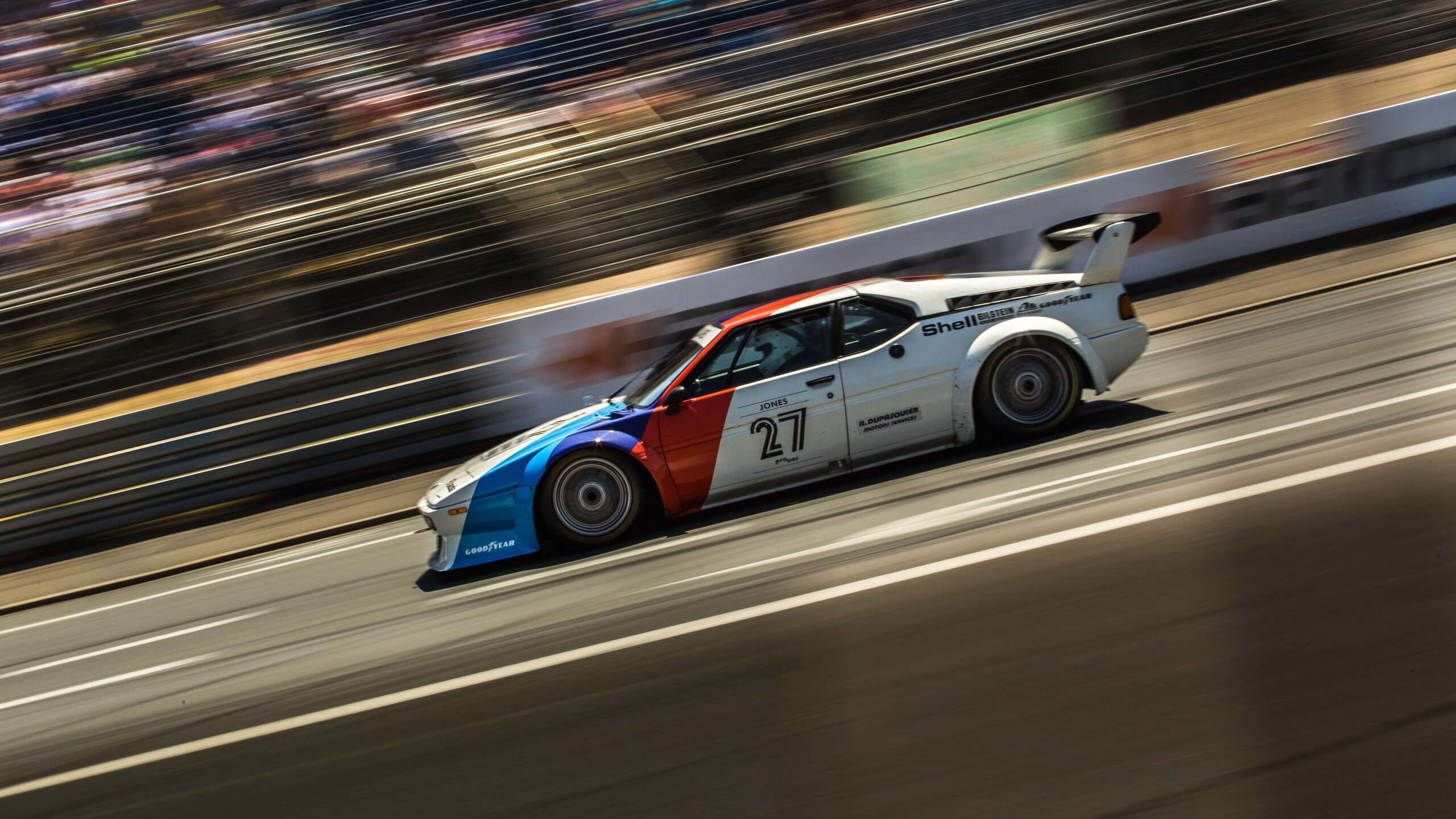 男篮更衣室氛围改善团队凝聚力提升，篮球更衣室是什么意思