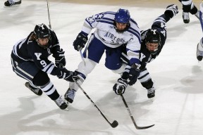 体育消费新趋势带动健身产品热销，体育健身消费包括